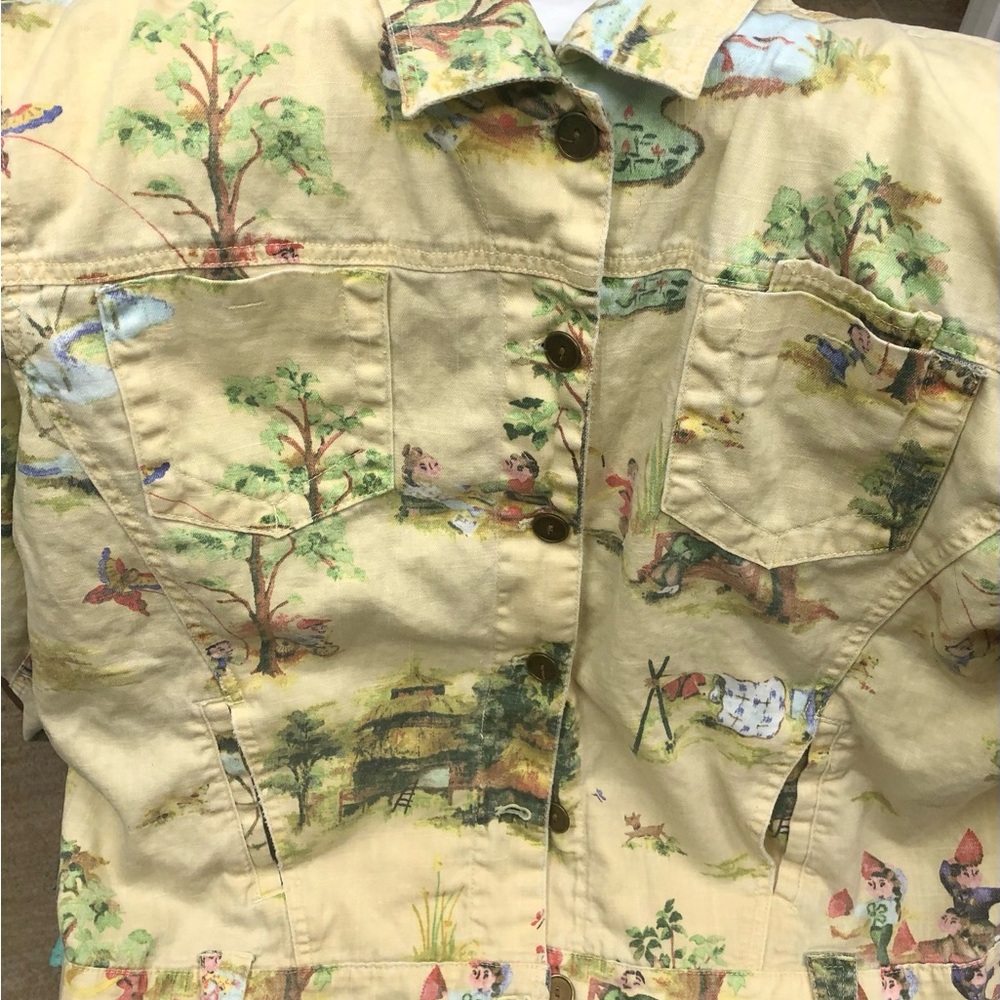 Chico’s Light Yellow Printed Women's Jean Jacket
Good Condition. Size 2 Chicos